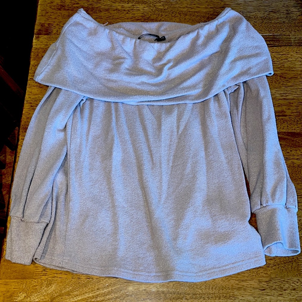 Off the shoulder top, size L